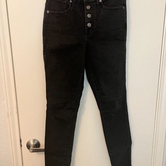 Madewell 10" High-Rise Skinny Jeans in Berkeley Black: Button-Through Edition - Picture 2 of 6